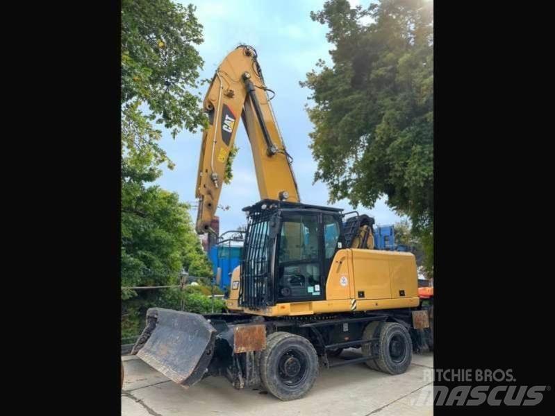 CAT MH3022 Stroje pro manipulaci s odpadem