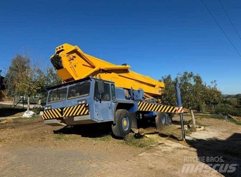 Condor 125/S Univerzální terénní jeřáby