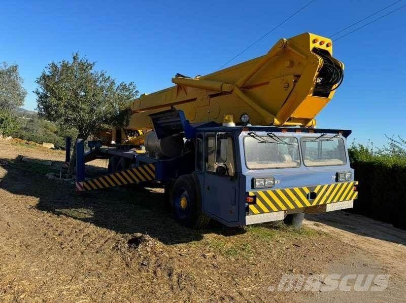 Condor 125/S Univerzální terénní jeřáby
