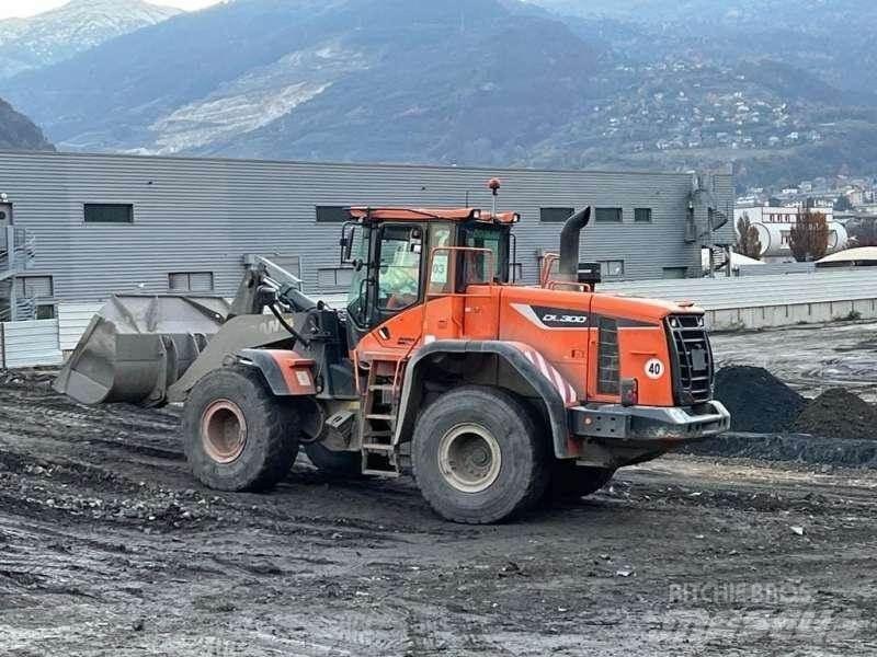 Doosan DL300 Kolové nakladače