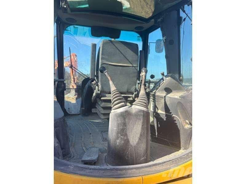 JCB 4CX Rýpadlo-nakladače
