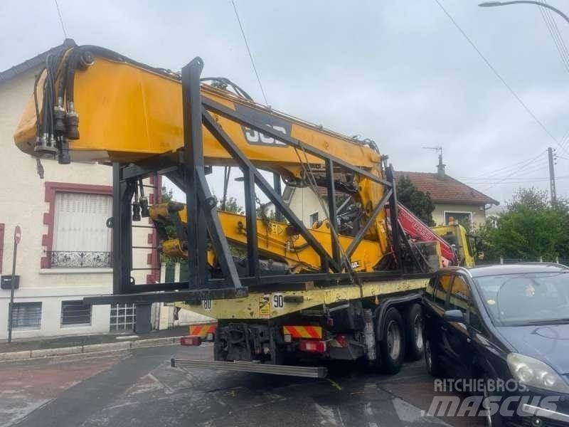 JCB JS360 Demoliční rýpadla