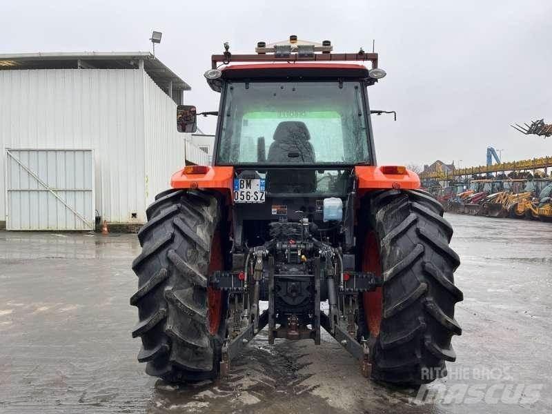 Kubota M108S Traktory