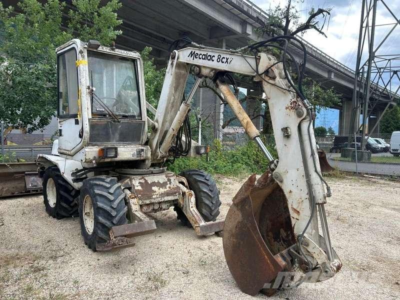 Mecalac 8CXI Kolová rýpadla