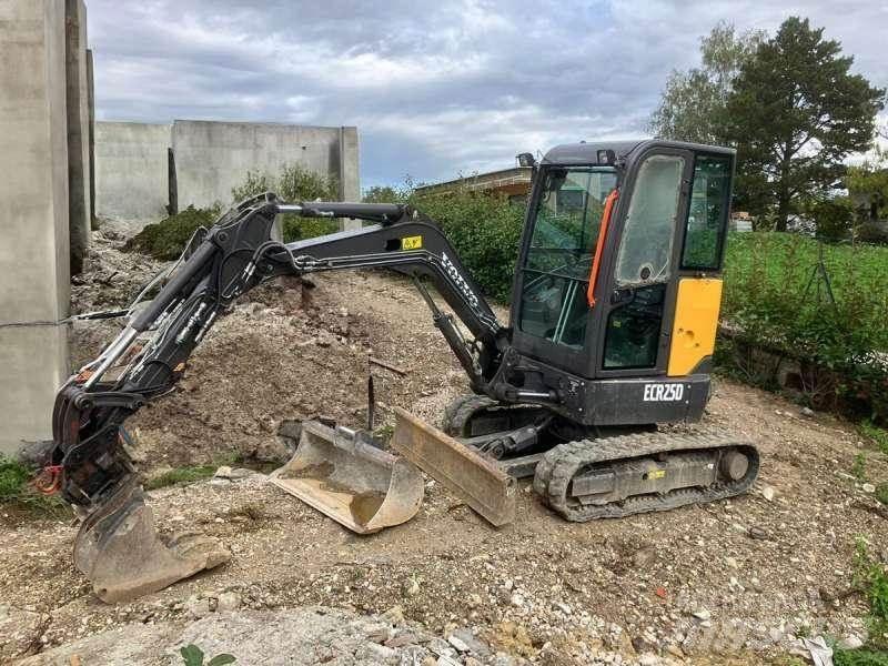 Volvo ECR25D Mini rýpadla < 7t