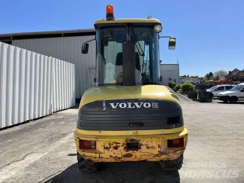 Volvo L30B-Z Mininakladače