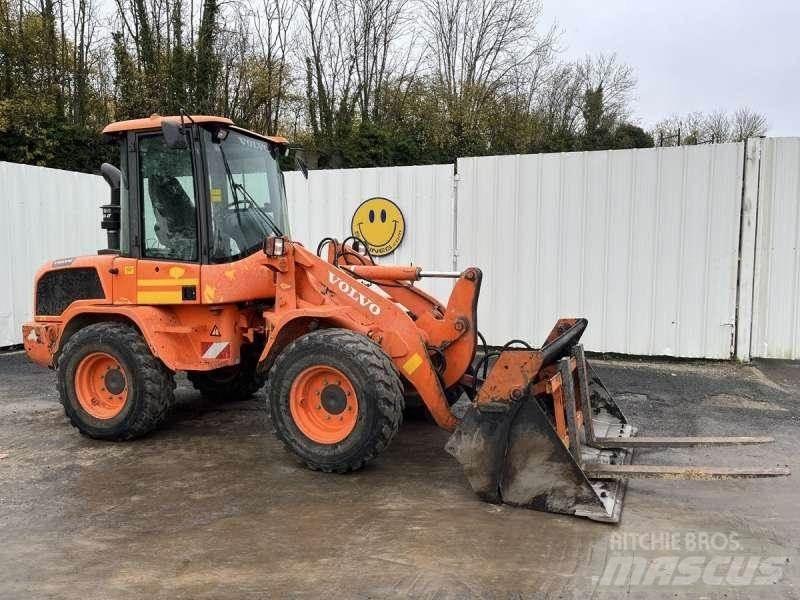 Volvo L30G Kolové nakladače