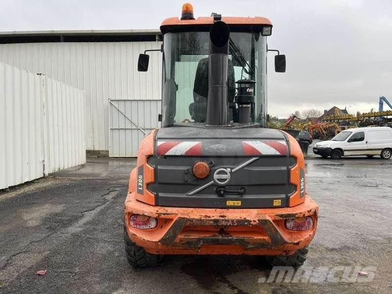 Volvo L30G Kolové nakladače