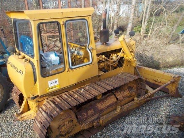CAT D4D Pásové dozery