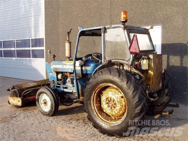 Ford 2000 Traktory