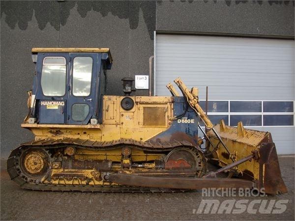 Hanomag D680E Pásové dozery