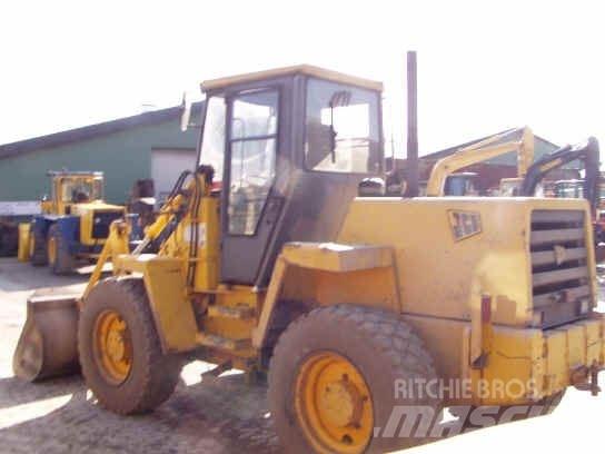 JCB 410 Kolové nakladače