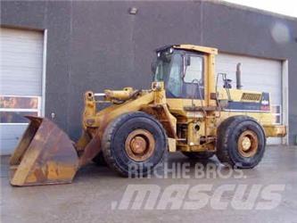 Komatsu WA450-1 Kolové nakladače