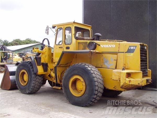 Volvo L120 Kolové nakladače