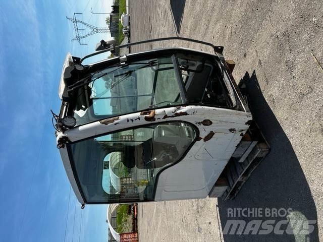 Liebherr R 906 Kabiny a interiér