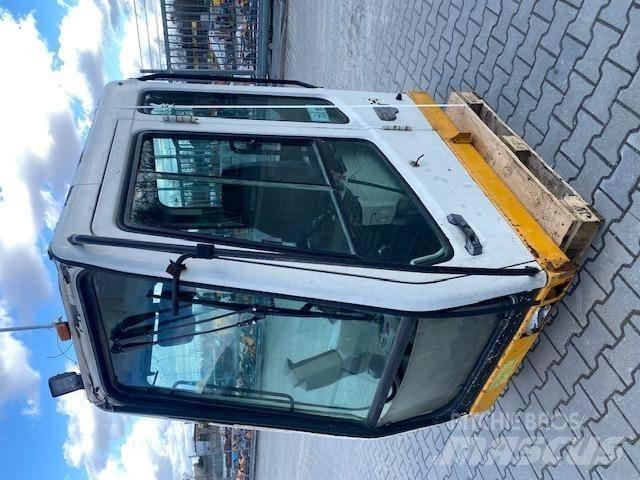 Liebherr R 914 B Kabiny a interiér