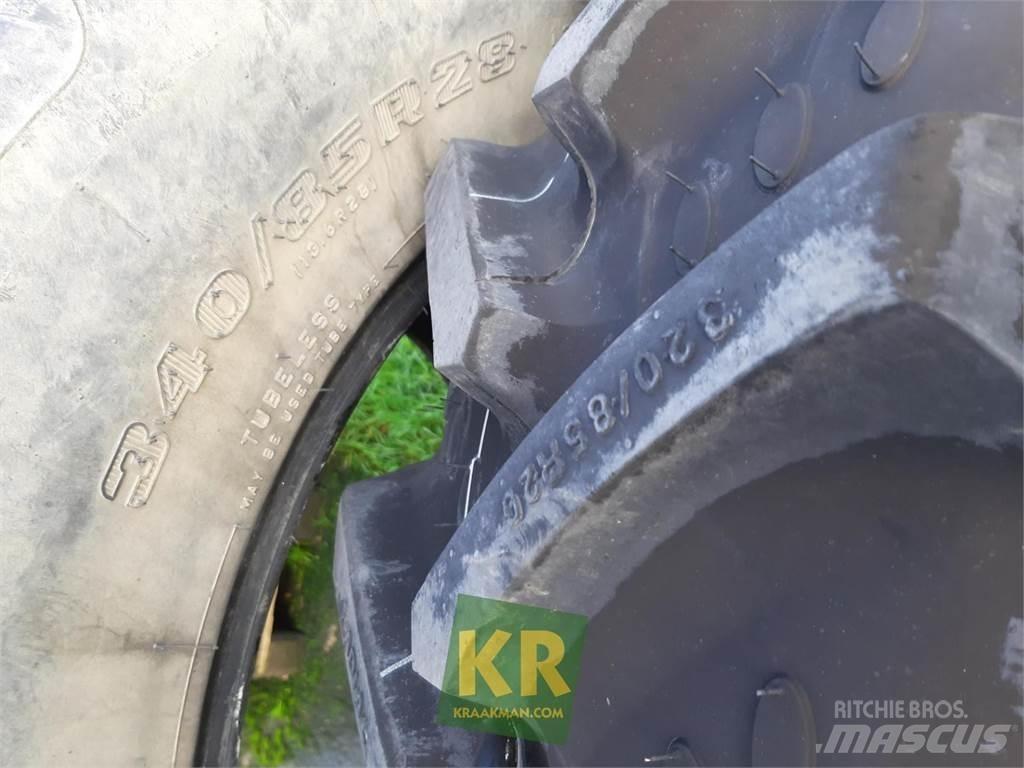BKT 320/85R20 855 Pneumatiky, kola a ráfky