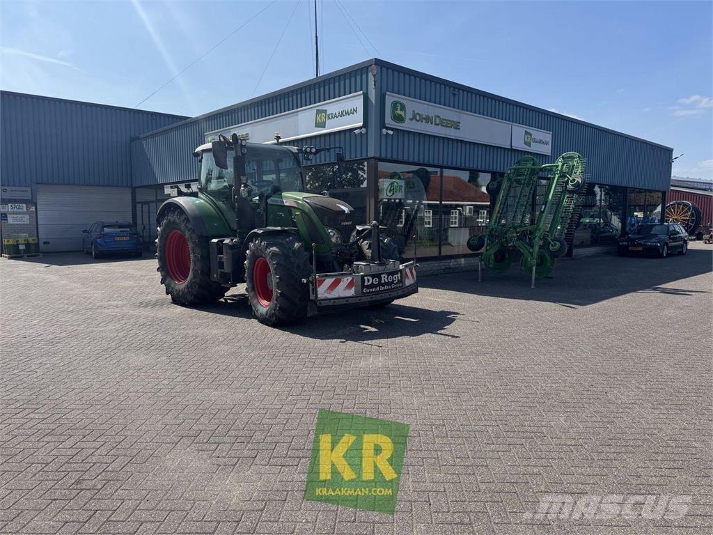 Fendt 720 Vario Traktory