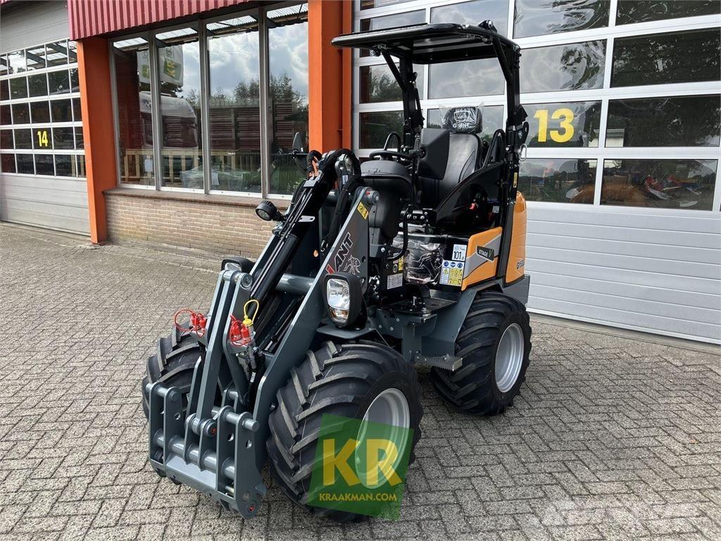 GiANT G1500 Čelní nakladače a rypadla