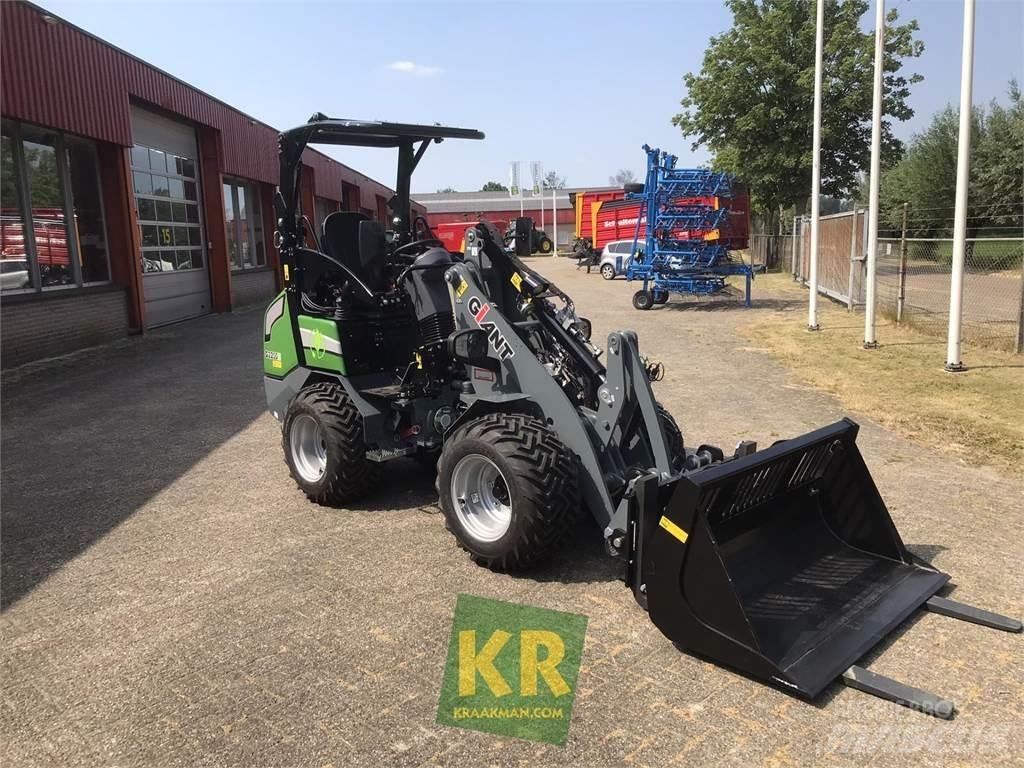 GiANT G2200E Čelní nakladače a rypadla