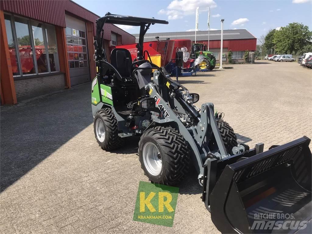 GiANT G2200E Čelní nakladače a rypadla