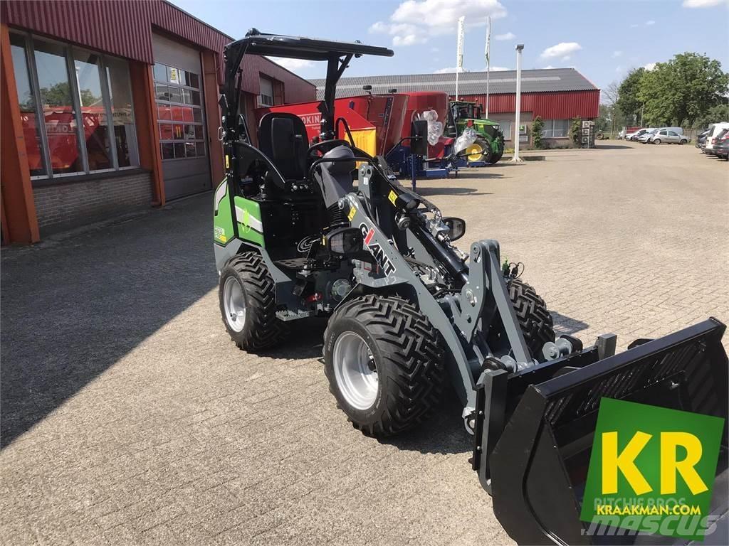 GiANT G2200E Čelní nakladače a rypadla