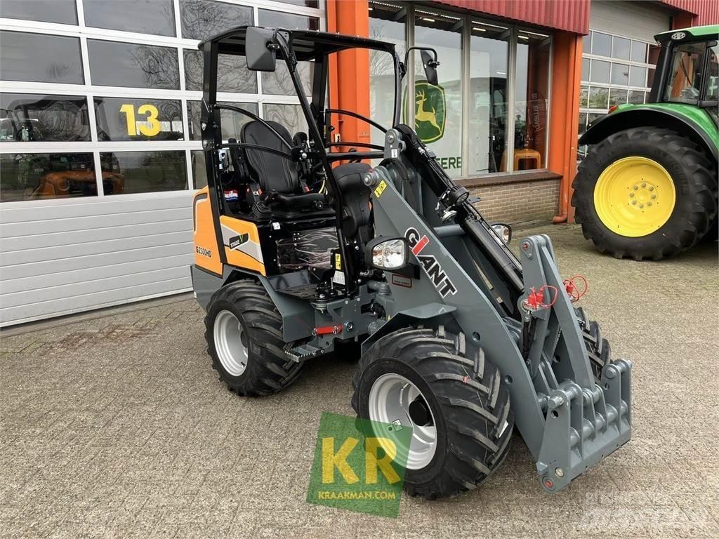 GiANT G2300 Čelní nakladače a rypadla