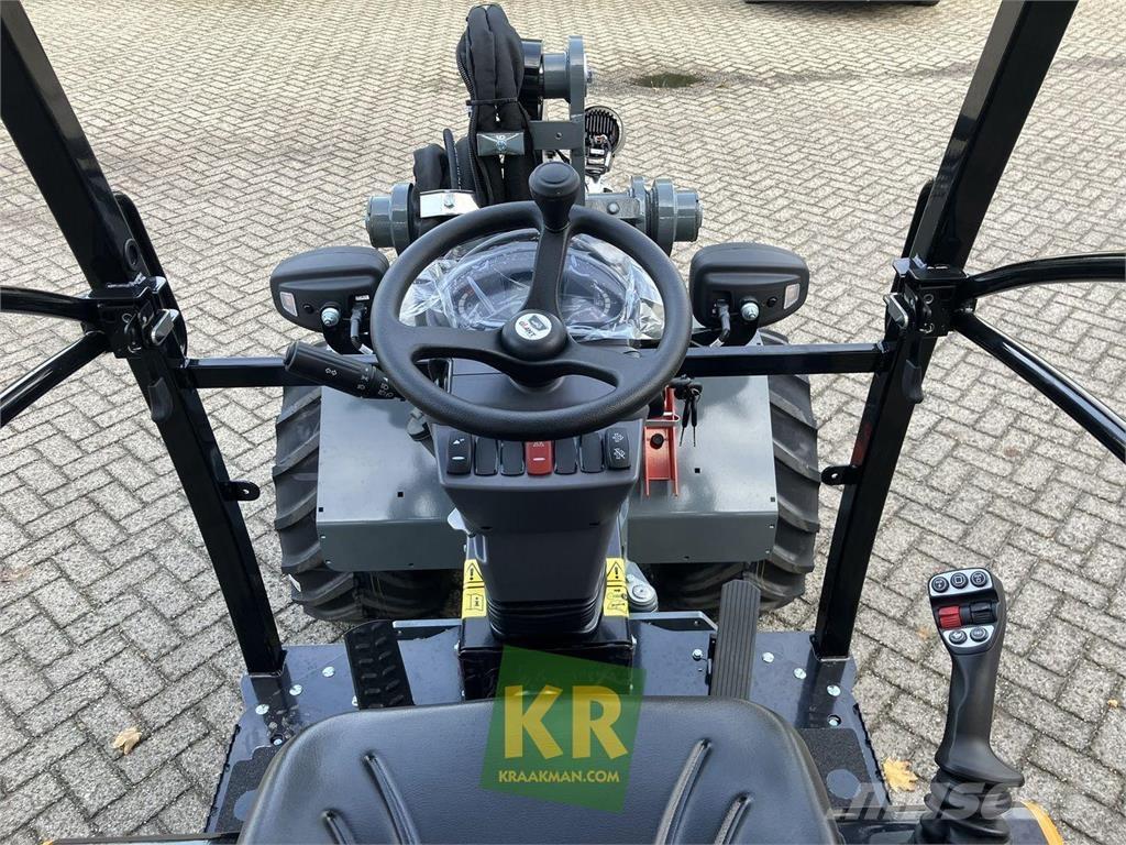 GiANT G2700 HD+ Čelní nakladače a rypadla