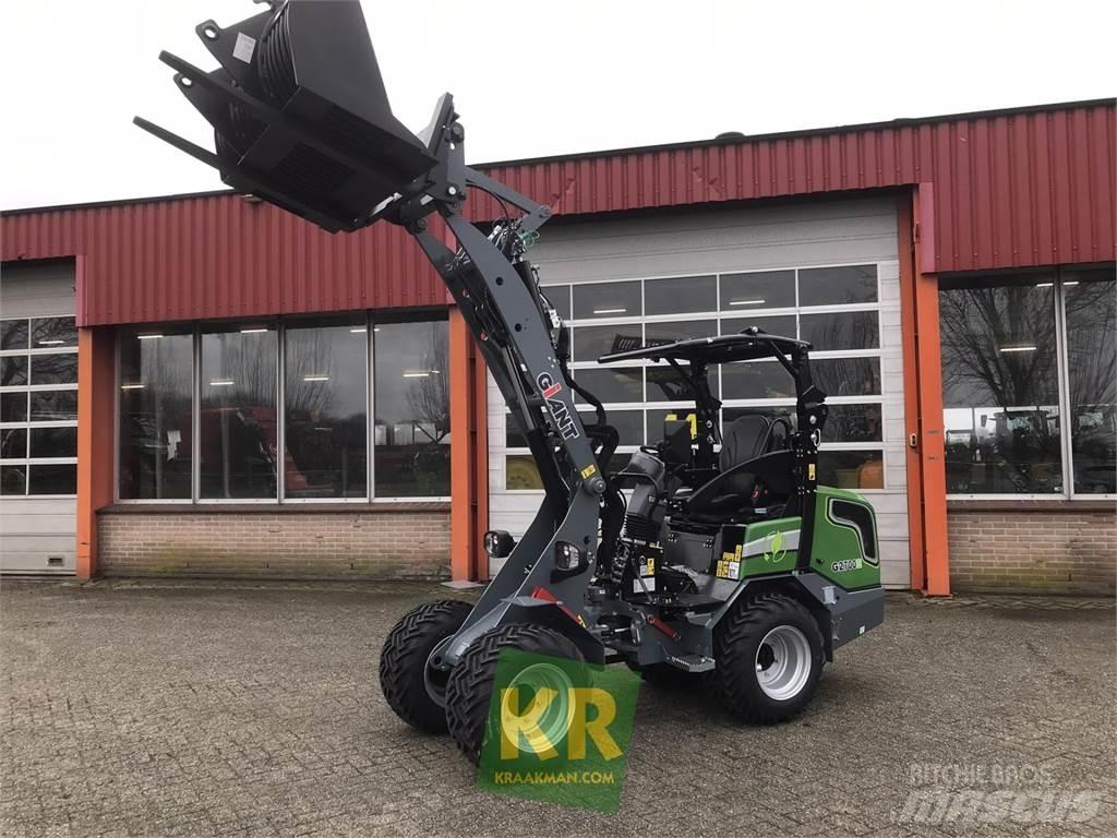 GiANT G2700E Čelní nakladače a rypadla