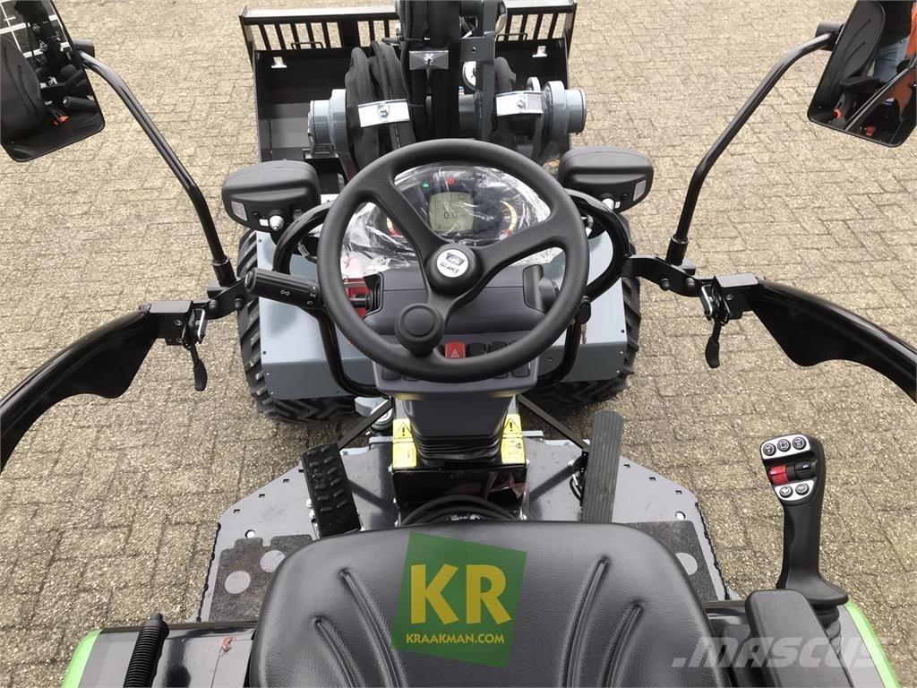GiANT G2700E Čelní nakladače a rypadla