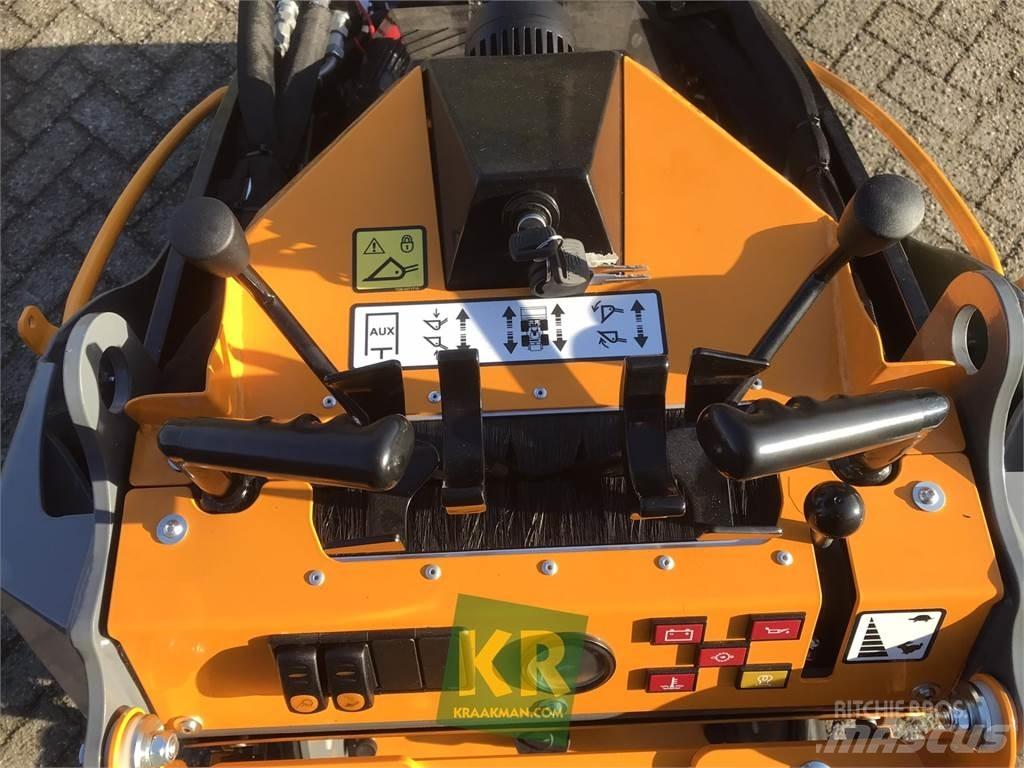 GiANT GS950T Čelní nakladače a rypadla