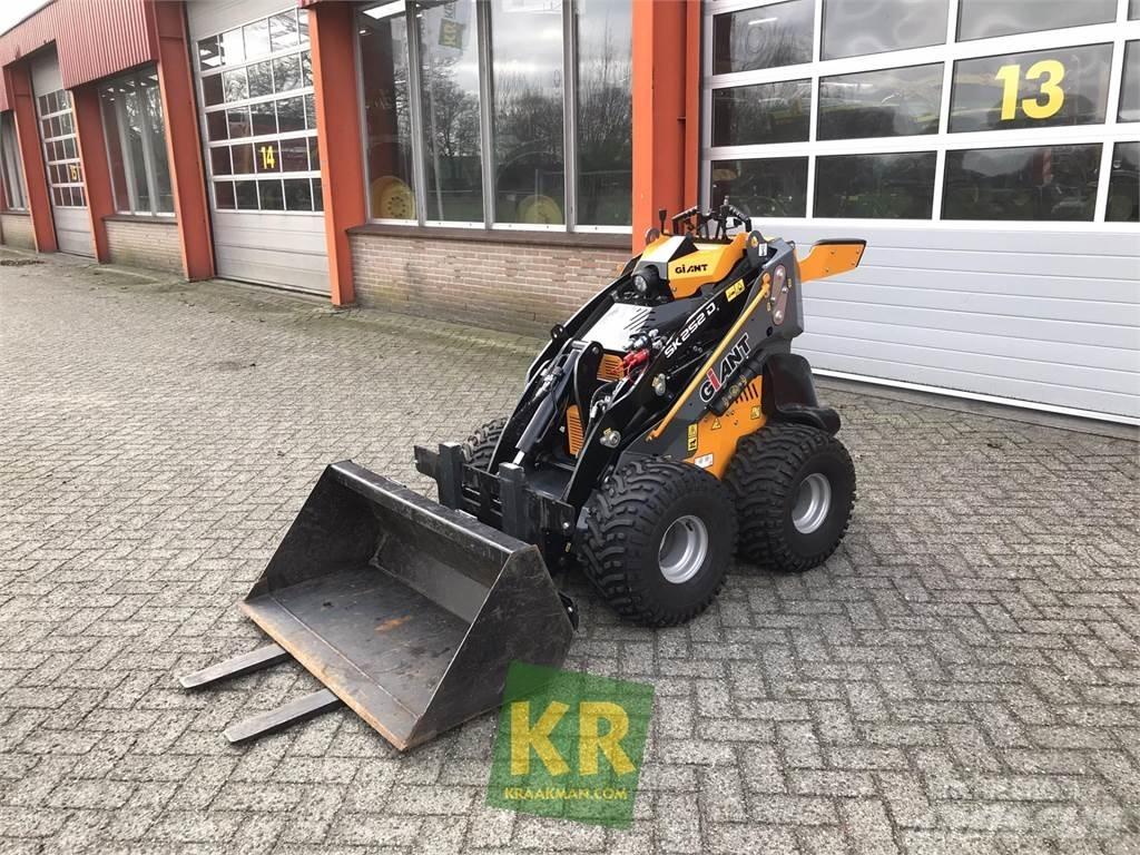 GiANT SK252D Čelní nakladače a rypadla
