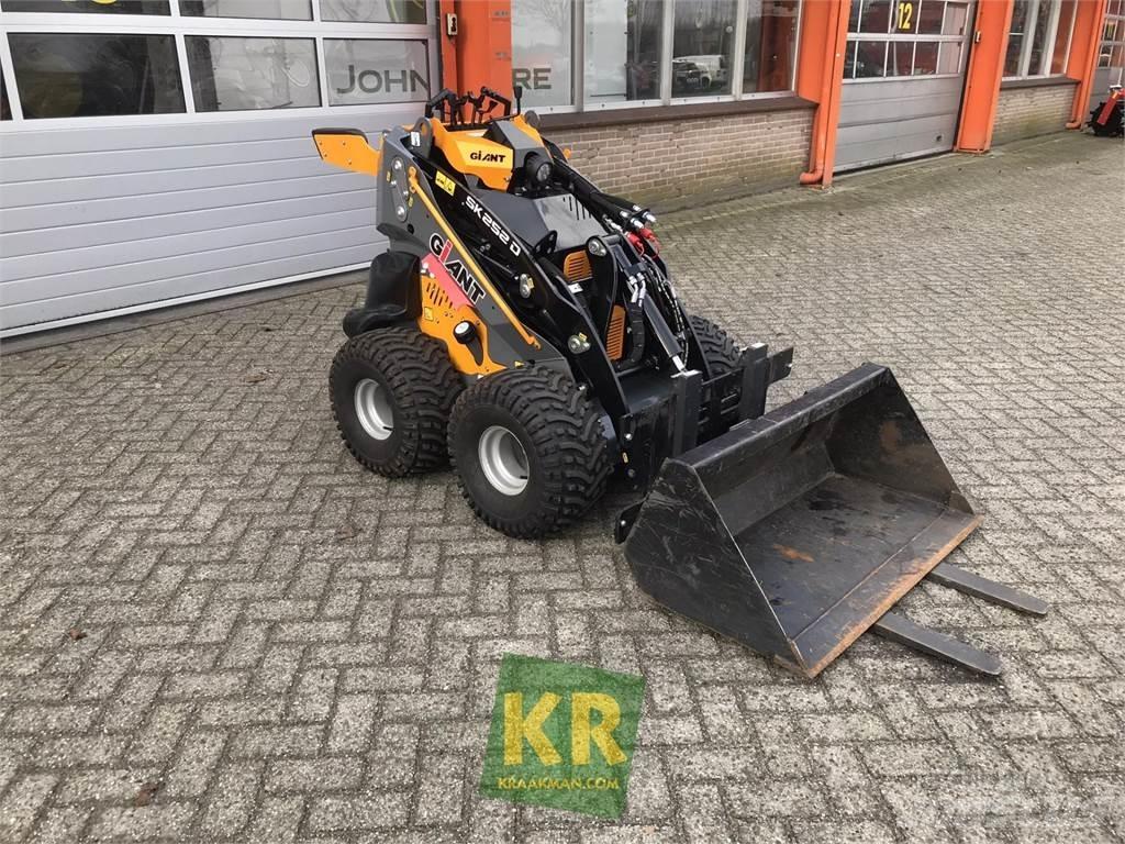GiANT SK252D Čelní nakladače a rypadla