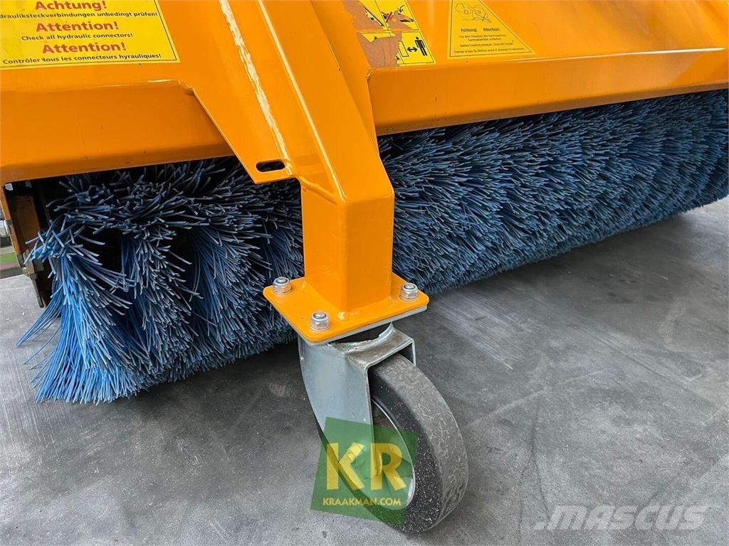 GiANT Veegmachine Zametací stroje