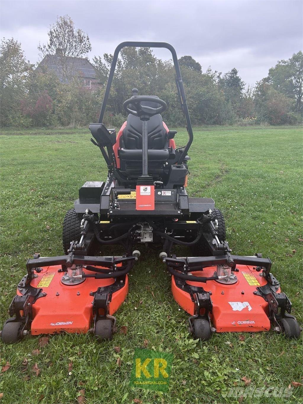 Jacobsen AR331 Sekačky pro sečení roughů a semiroughů