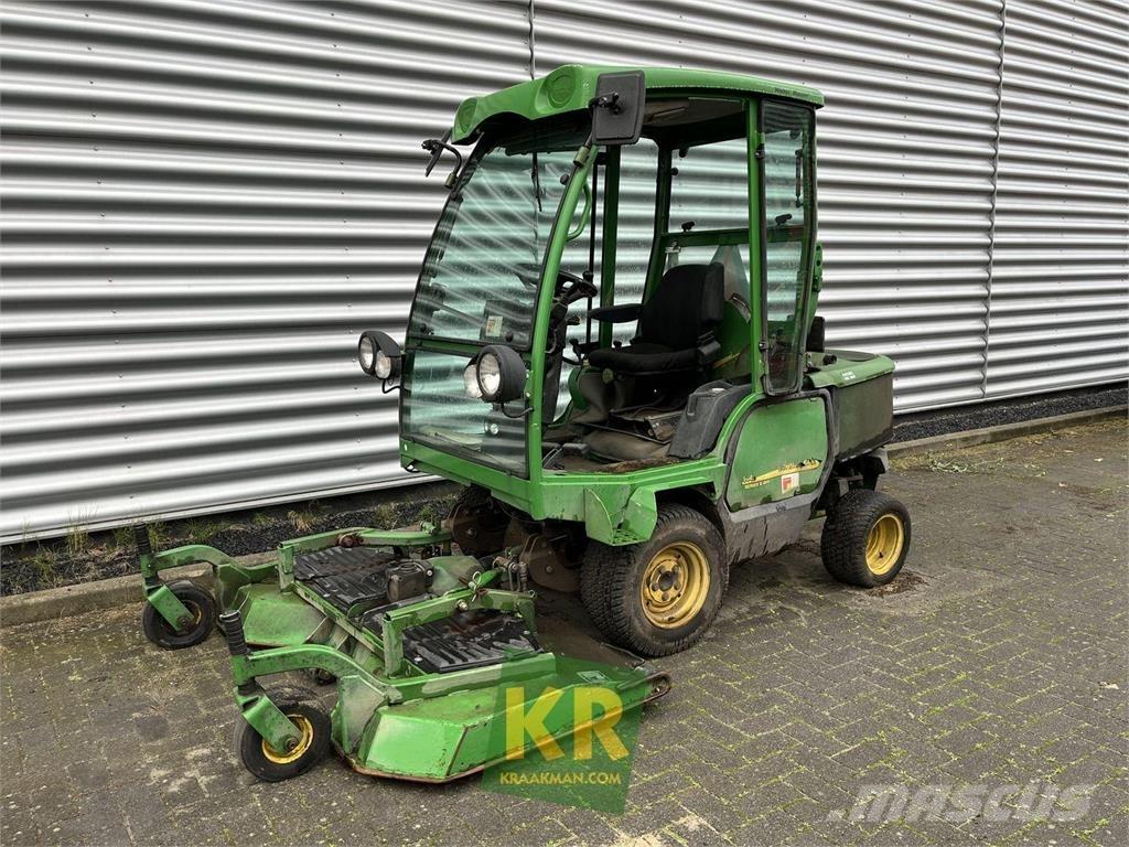 John Deere 1445 Sekačky pro sečení roughů a semiroughů