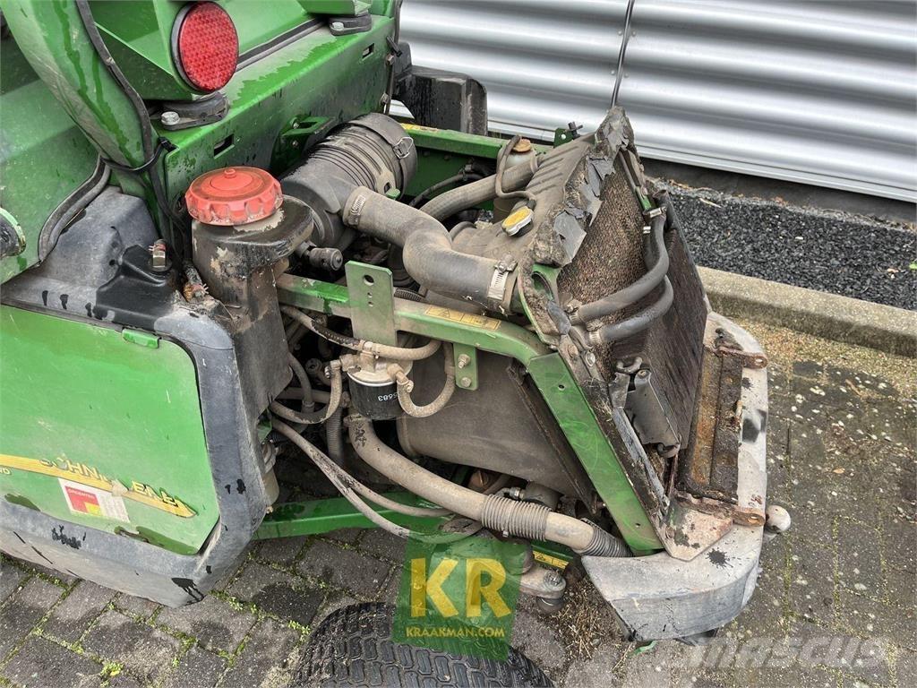 John Deere 1445 Sekačky pro sečení roughů a semiroughů