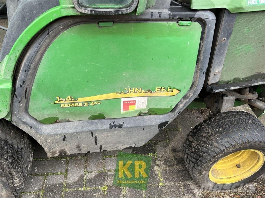 John Deere 1445 Sekačky pro sečení roughů a semiroughů