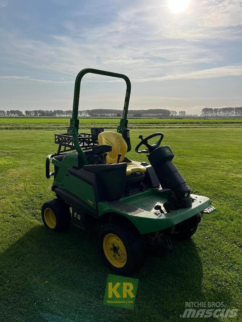John Deere 1580 Sekačky pro sečení roughů a semiroughů