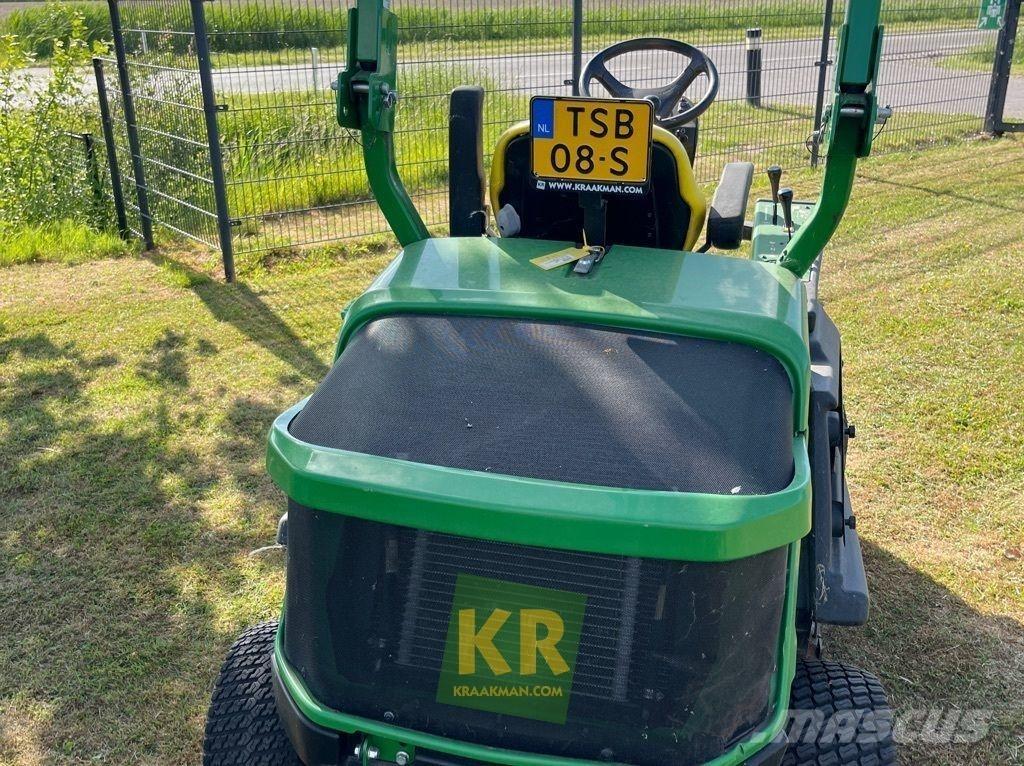 John Deere 1580 Sekačky pro sečení roughů a semiroughů