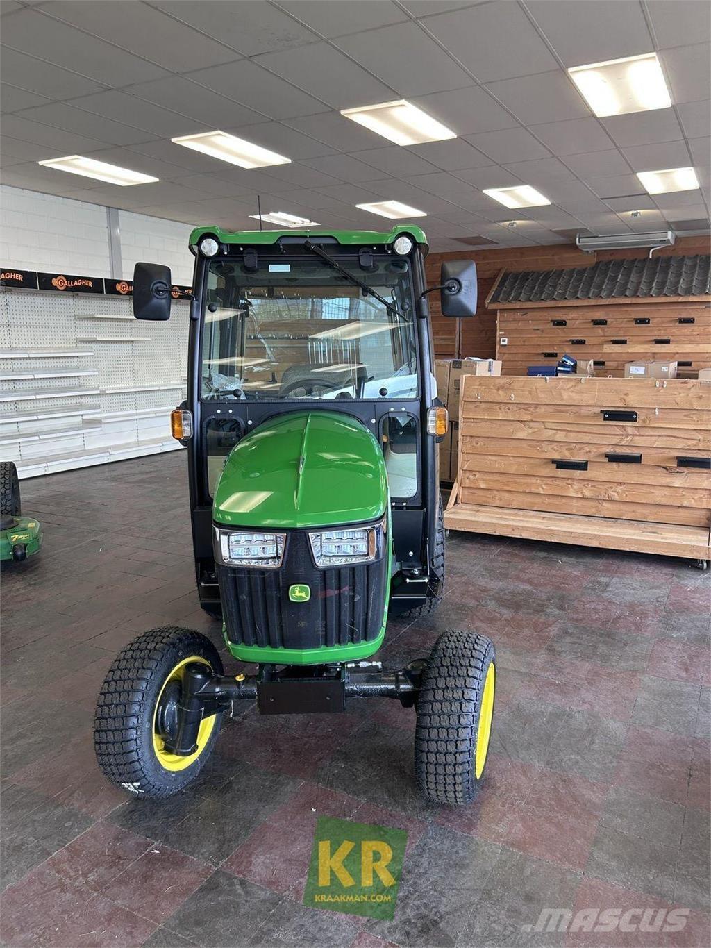 John Deere 2032R Kompaktní traktory