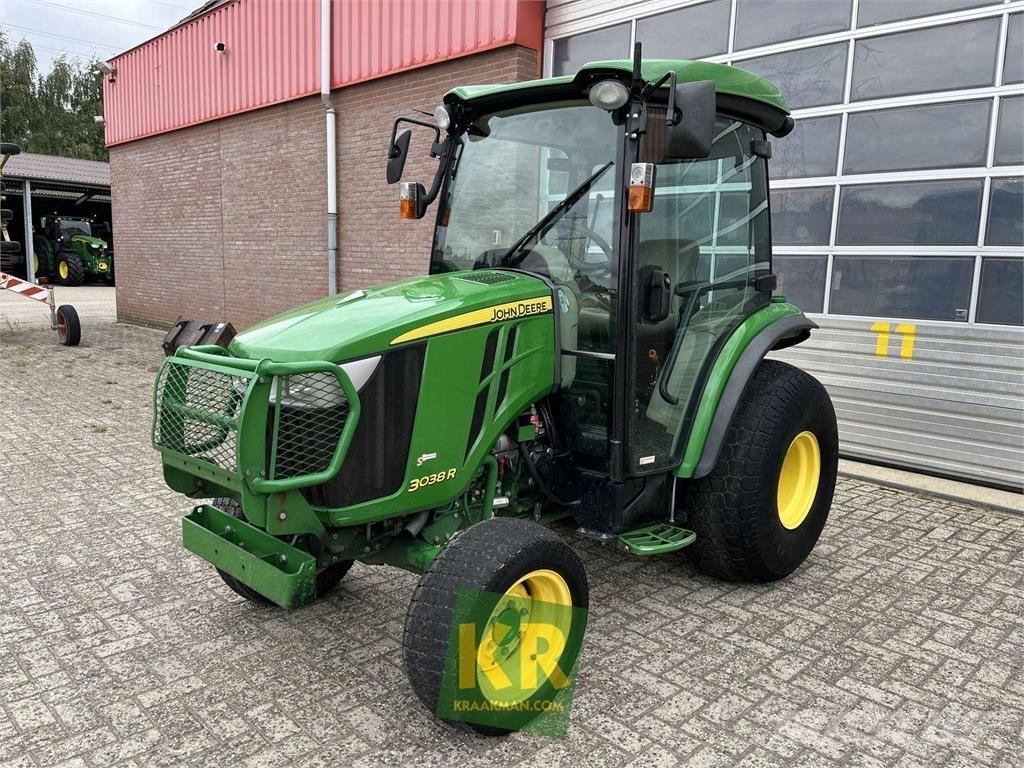 John Deere 3038R Kompaktní traktory