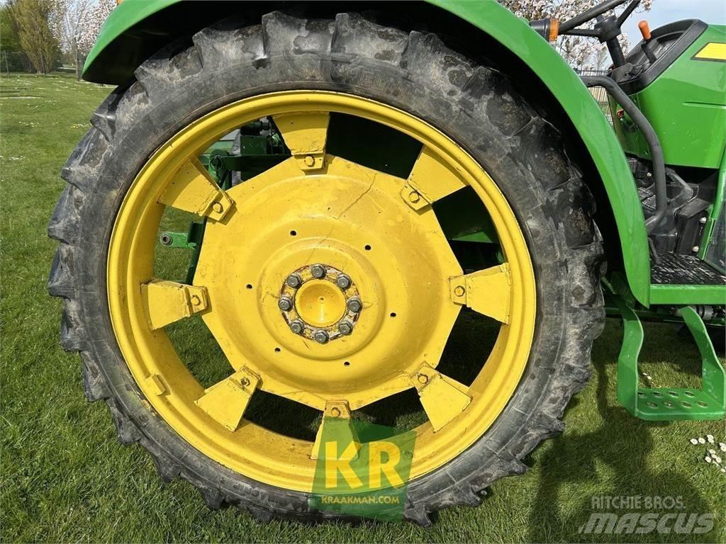 John Deere 5055E Traktory