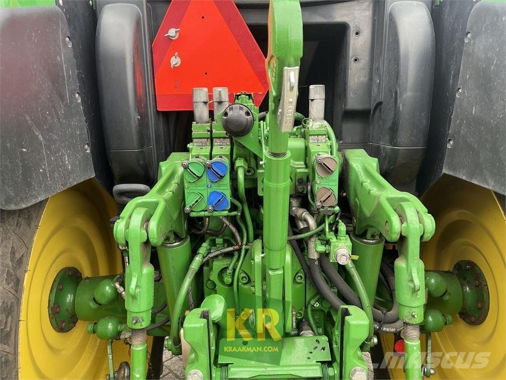 John Deere 6115R Traktory