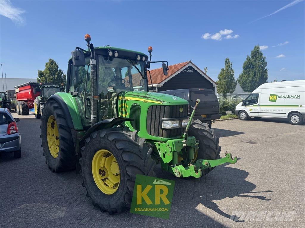 John Deere 6120 Traktory