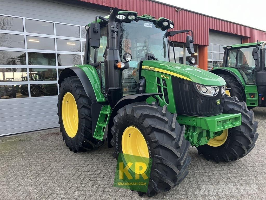 John Deere 6120M Traktory
