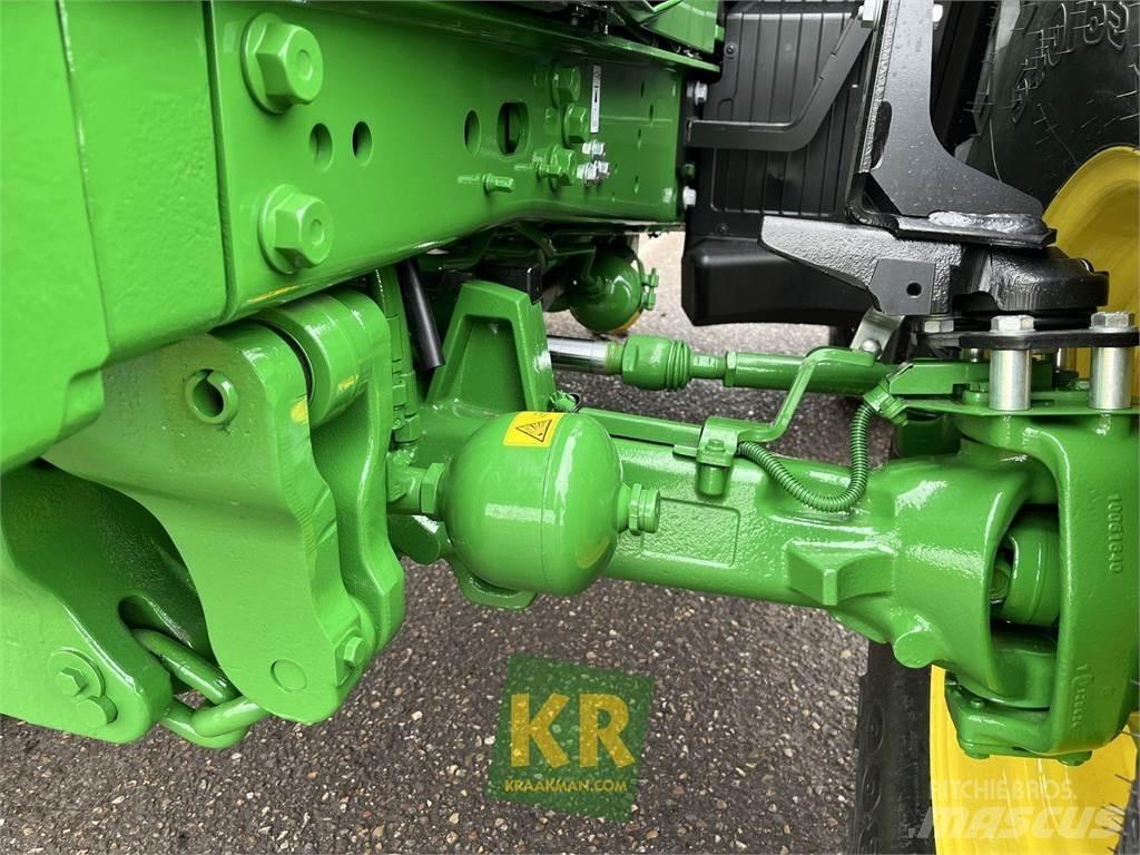 John Deere 6120M Traktory