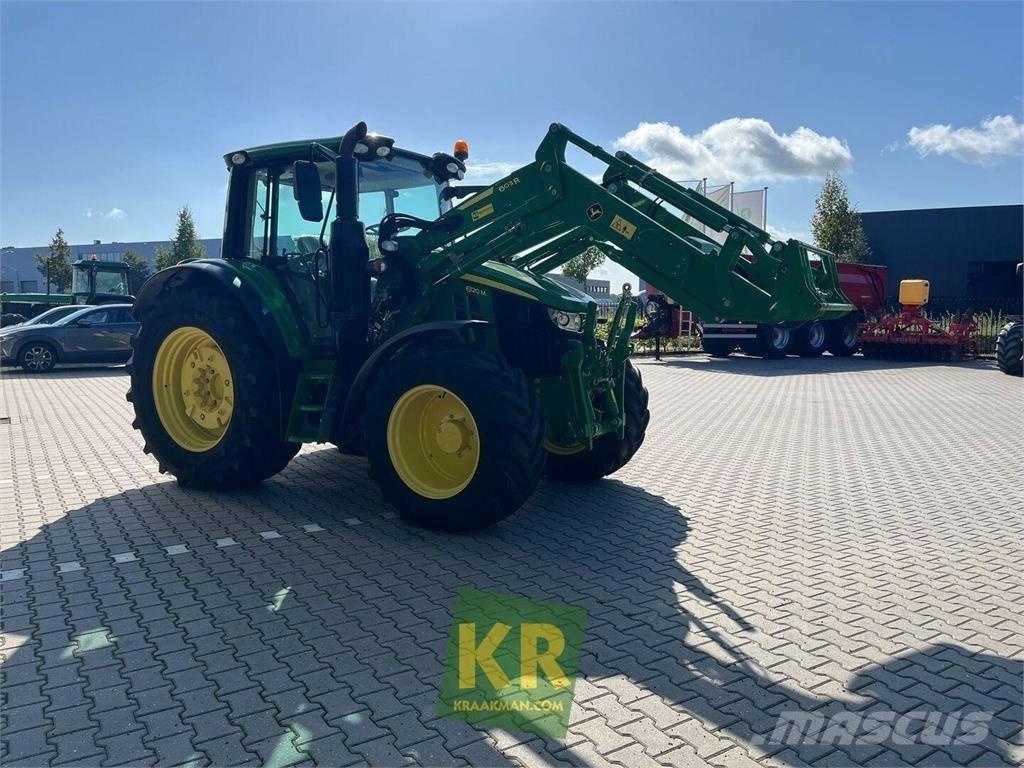 John Deere 6120M Traktory