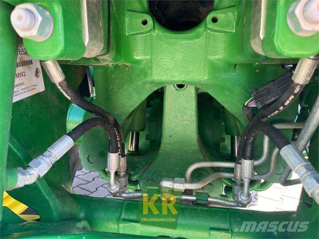 John Deere 6120M Traktory