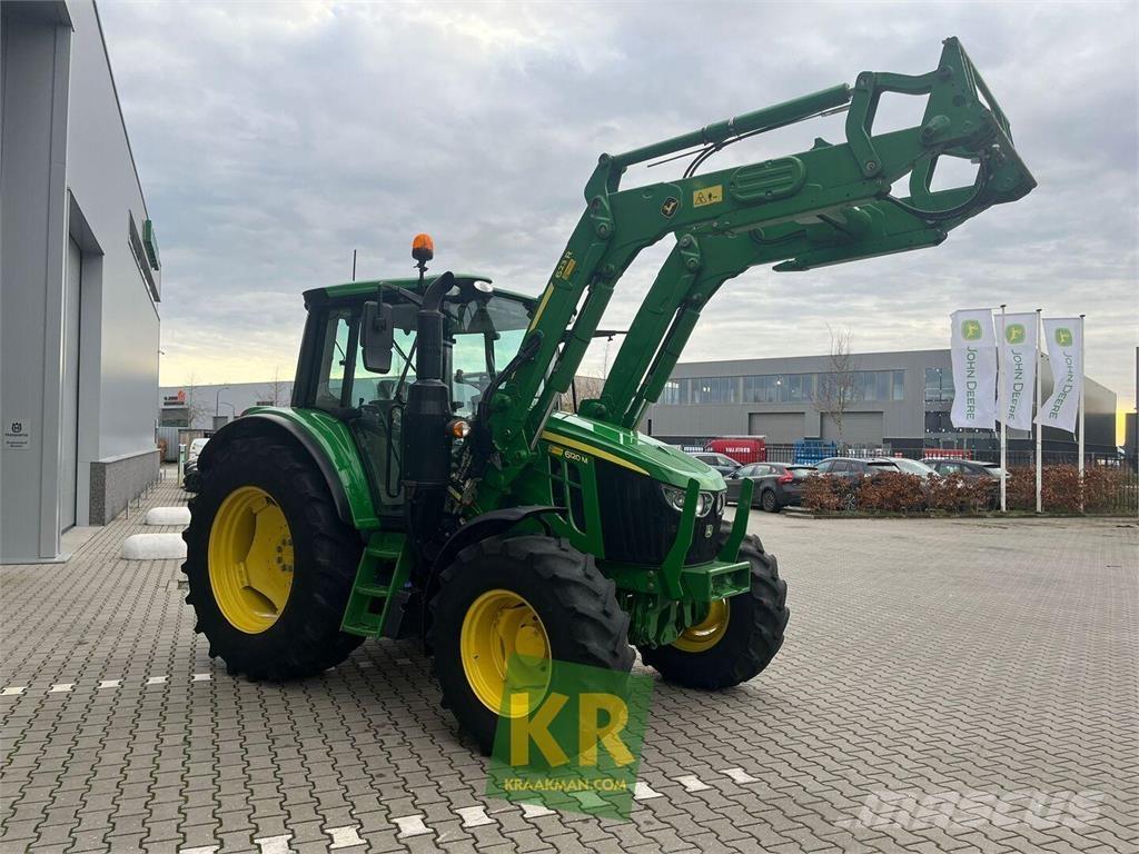 John Deere 6120M Traktory
